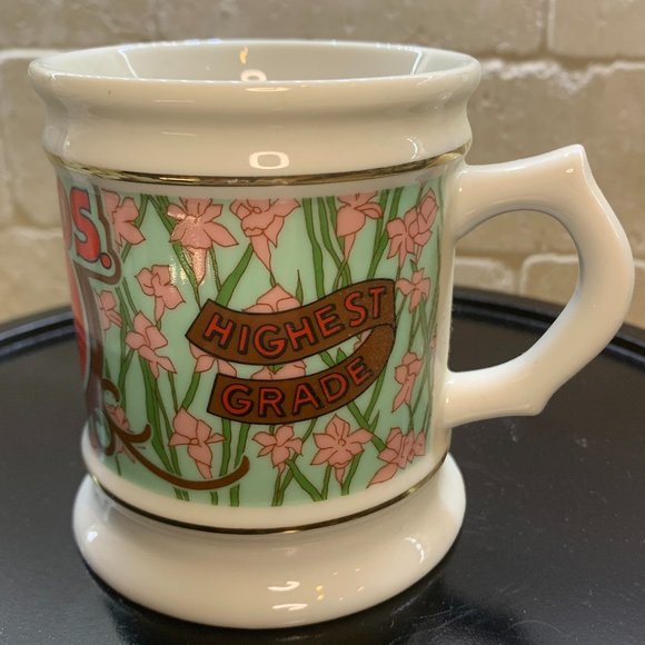 Franklin Mint Vintage HILLS BROS. COFFEE Porcelain Mug The Corner Store - Picture 2 of 7